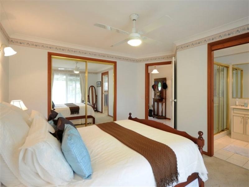 35 Angelica Street, Elanora QLD 4221