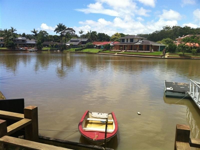 32 Mainsail Street, Currumbin Waters QLD 4223