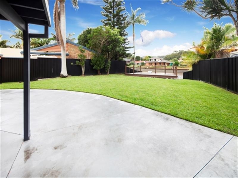 32 Mainsail Street, Currumbin Waters QLD 4223