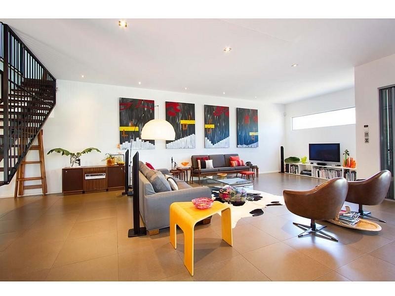 7 Anchor Court, Mermaid Waters QLD 4218