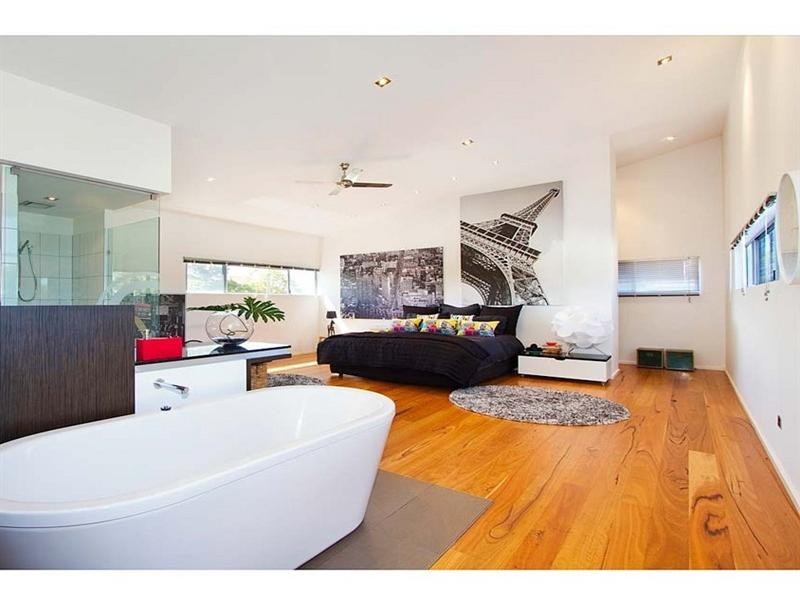 7 Anchor Court, Mermaid Waters QLD 4218