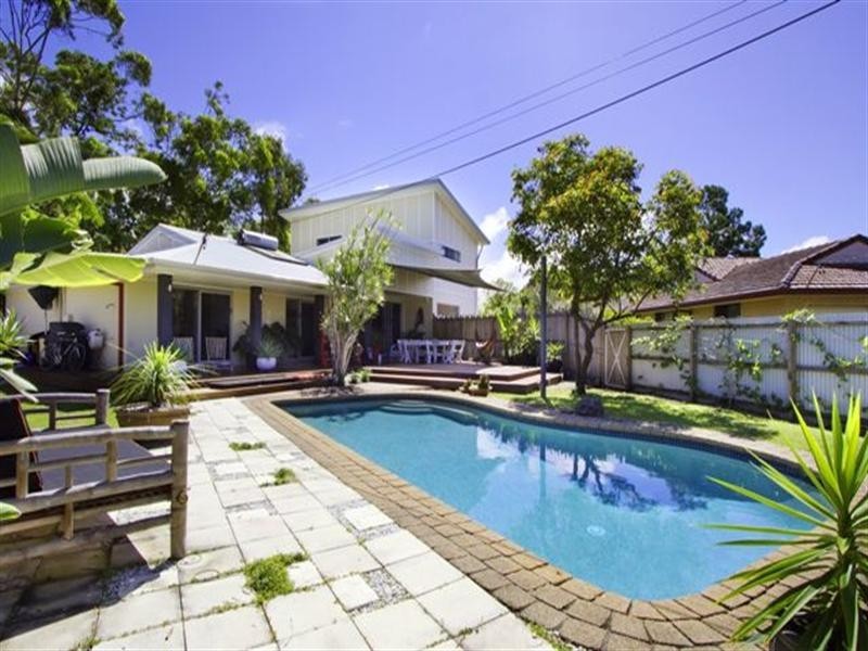 7 Anchor Court, Mermaid Waters QLD 4218