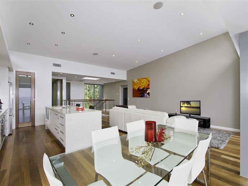 57 George St Central, Burleigh Heads QLD 4220