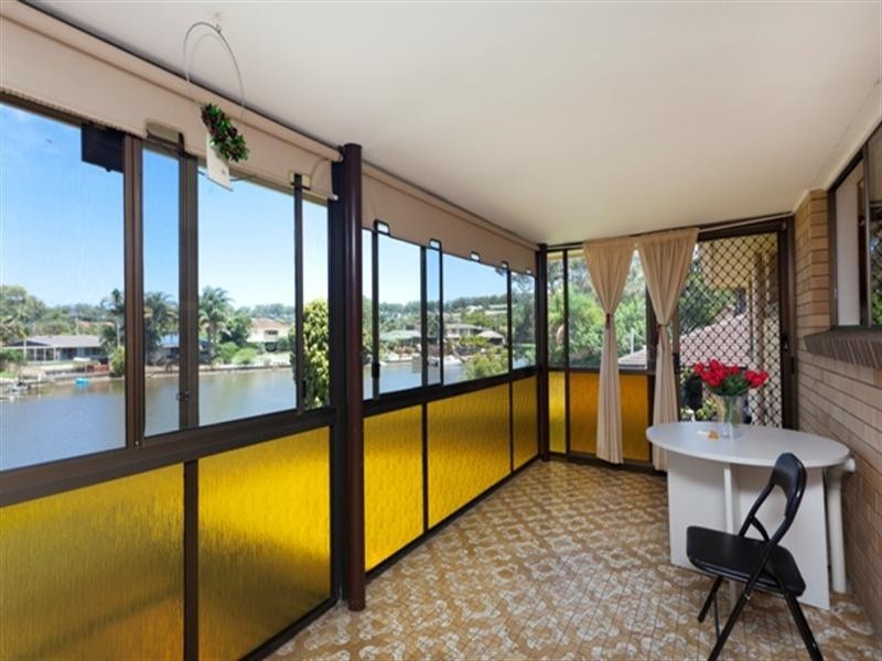 8 Headsail Court, Currumbin Waters QLD 4223