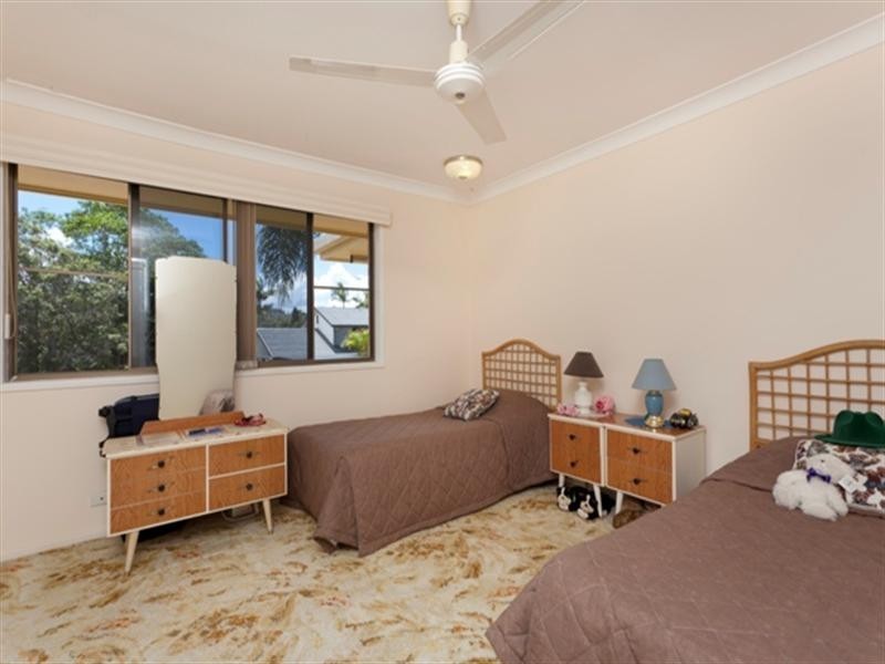 8 Headsail Court, Currumbin Waters QLD 4223