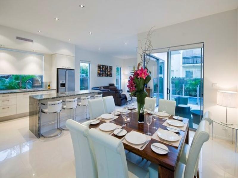 27 Tamborine Street, Mermaid Beach QLD 4218