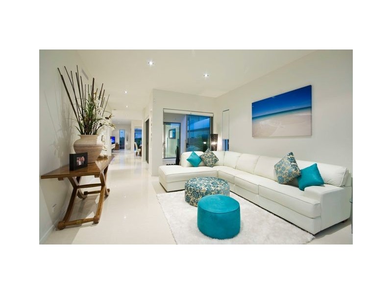 27 Tamborine Street, Mermaid Beach QLD 4218