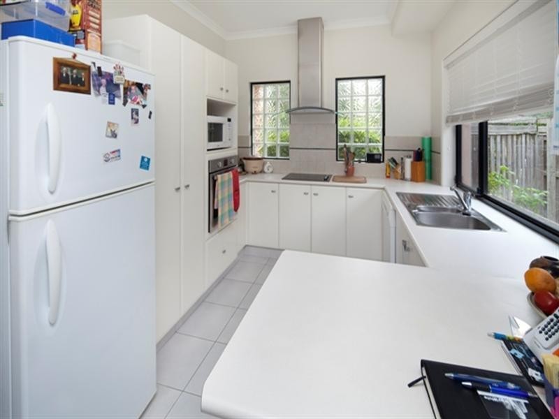 10 ‘Burleigh Village’, 16 Gardendale Crescent, Burleigh Waters QLD 4220