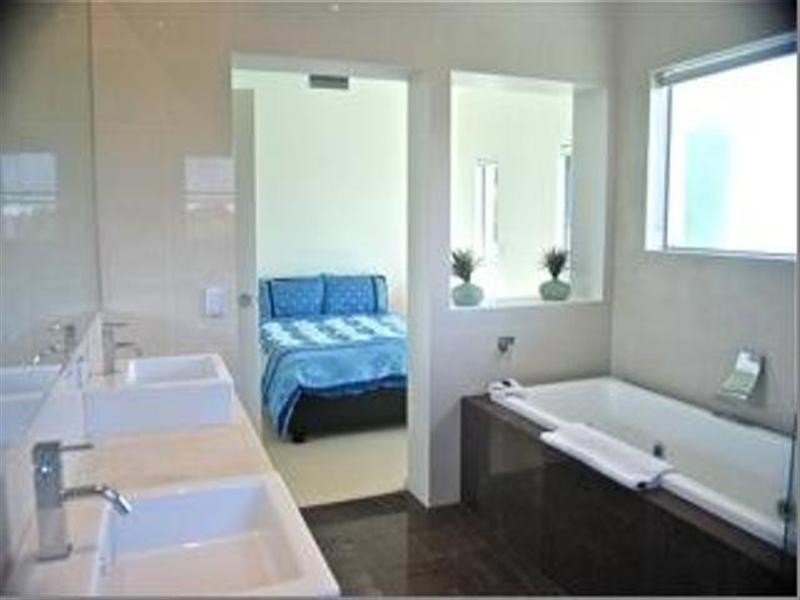 6 Seagull Avenue, Mermaid Beach QLD 4218