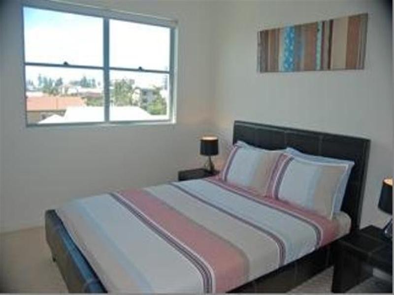 6 Seagull Avenue, Mermaid Beach QLD 4218