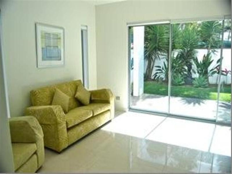 6 Seagull Avenue, Mermaid Beach QLD 4218