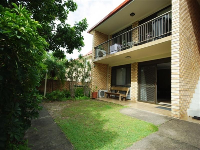 5 ‘HAMPTON GARDENS’ 54 Karbunya Street, Mermaid Waters QLD 4218