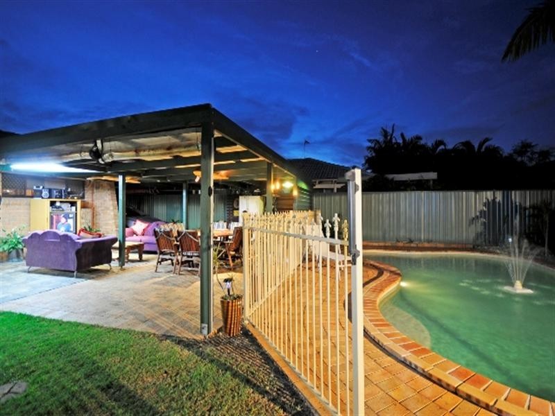 13 Tattler Way, Burleigh Waters QLD 4220