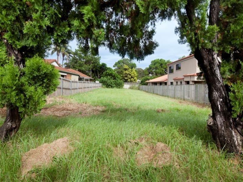 8 ODoherty Avenue, Southport QLD 4215