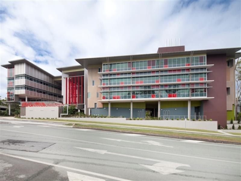 8 ODoherty Avenue, Southport QLD 4215