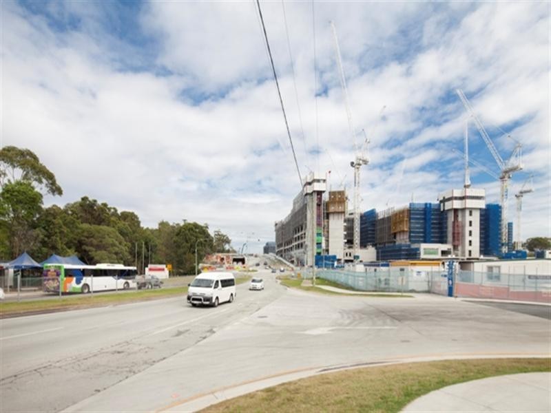 8 ODoherty Avenue, Southport QLD 4215