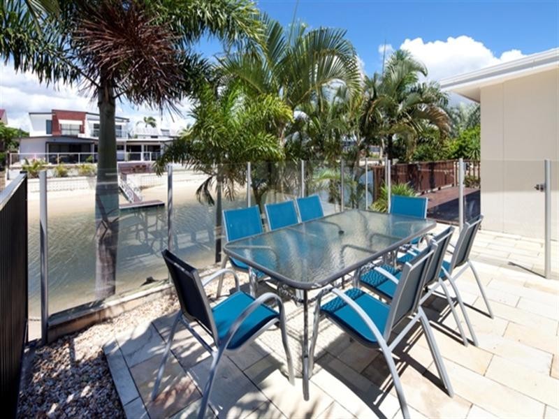 136 Monaco Street, Broadbeach Waters QLD 4218