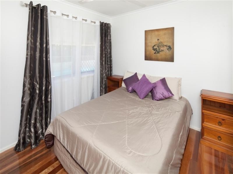 136 Monaco Street, Broadbeach Waters QLD 4218