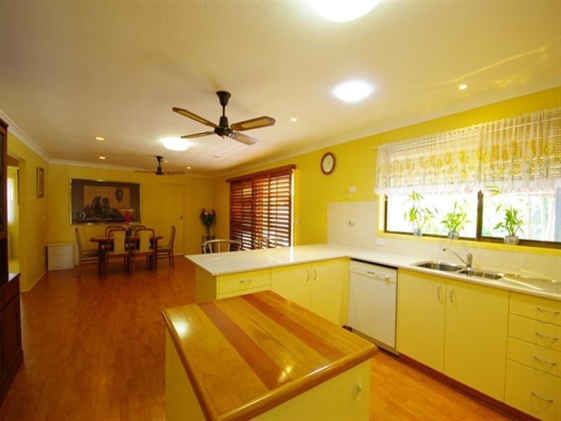 8 Intrepid Drive, Mermaid Waters QLD 4218