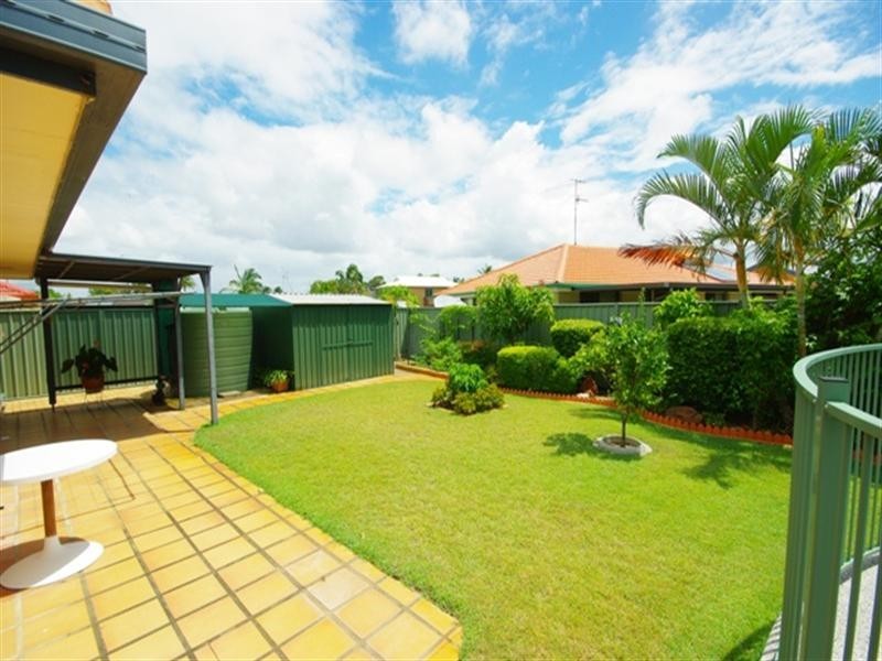 8 Intrepid Drive, Mermaid Waters QLD 4218