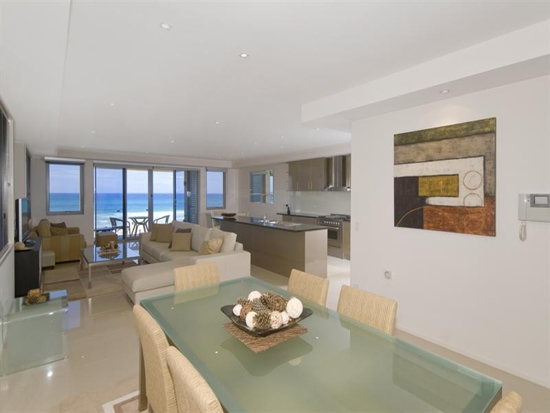 2 Twenty Fifth Avenue, Palm Beach QLD 4221