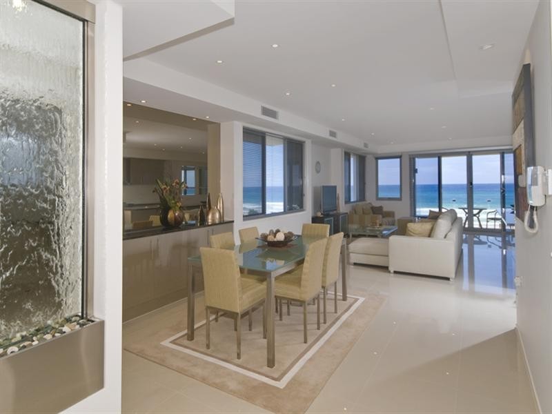 2 Twenty Fifth Avenue, Palm Beach QLD 4221