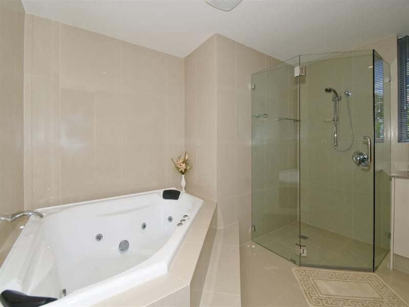 2 Twenty Fifth Avenue, Palm Beach QLD 4221