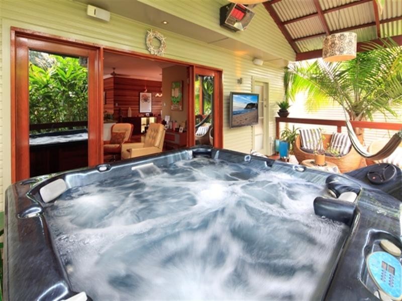95 Palm Beach Avenue, Palm Beach QLD 4221