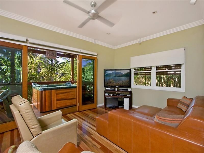95 Palm Beach Avenue, Palm Beach QLD 4221