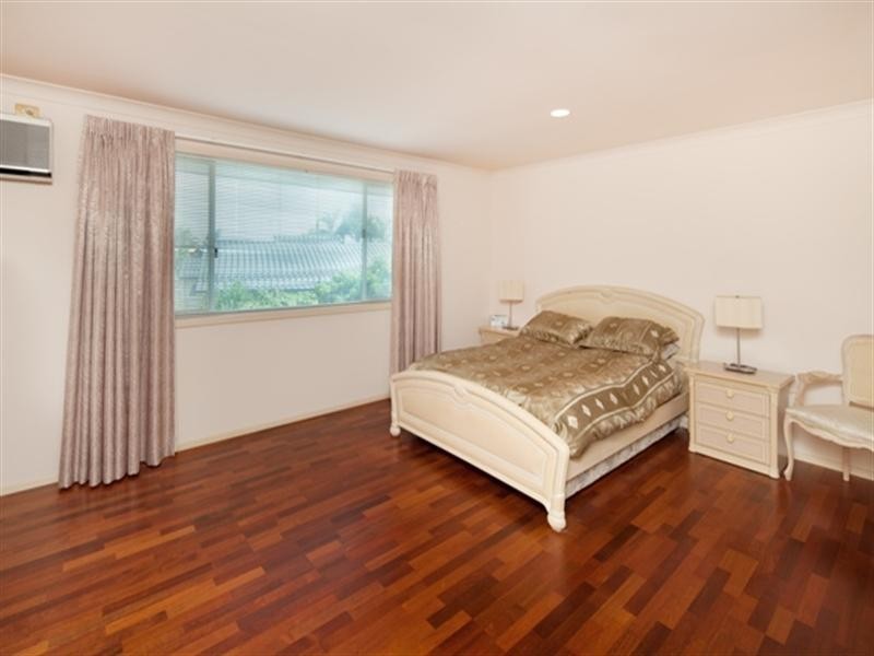 14 Cayman Drive, Clear Island Waters QLD 4226
