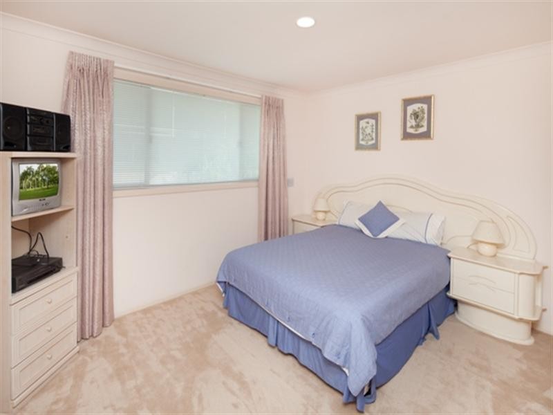 14 Cayman Drive, Clear Island Waters QLD 4226