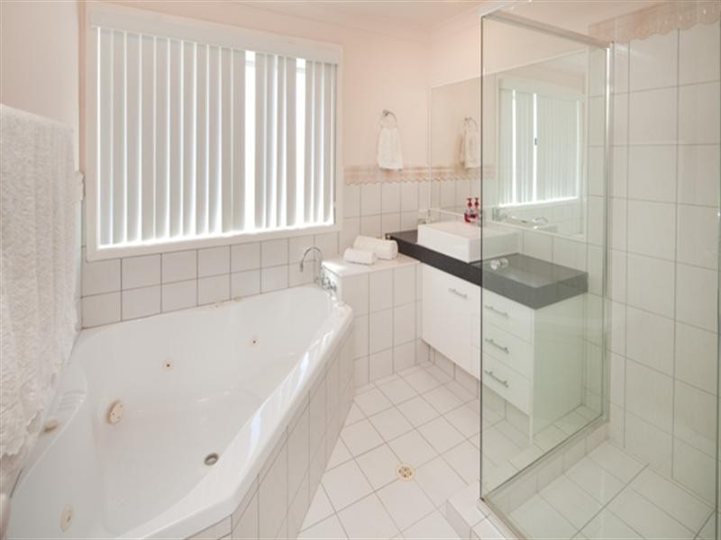 14 Cayman Drive, Clear Island Waters QLD 4226