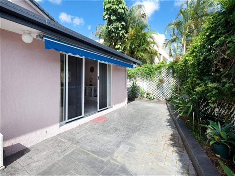 14 Cayman Drive, Clear Island Waters QLD 4226