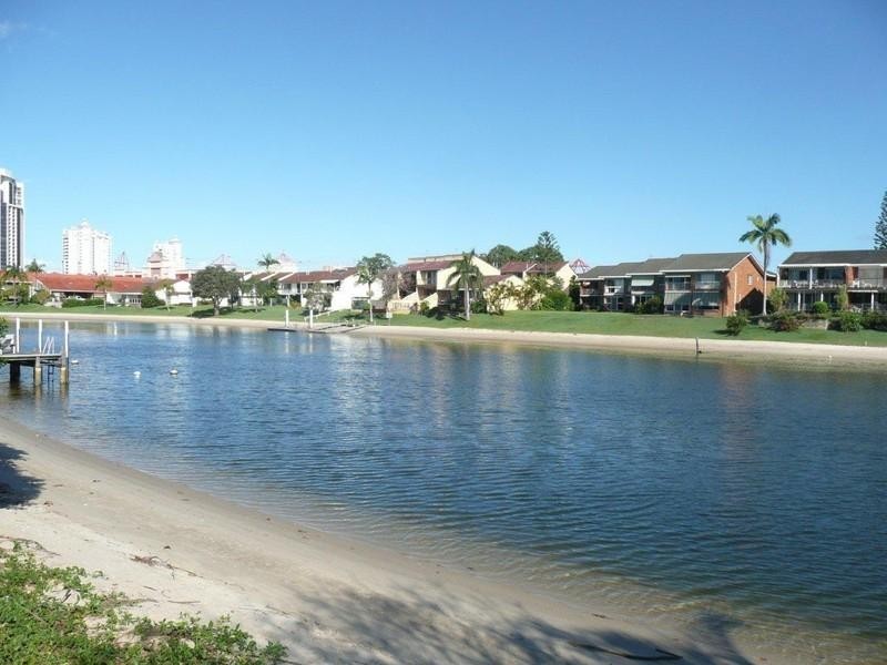 7 Rebecca Court, Broadbeach Waters QLD 4218