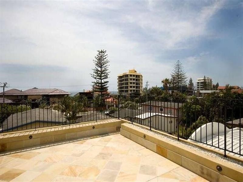 2 ‘Maison De La Mare’, 47 Seagull Avenue, Mermaid Beach QLD 4218