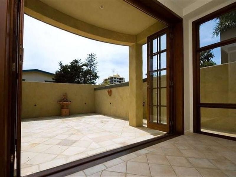 2 ‘Maison De La Mare’, 47 Seagull Avenue, Mermaid Beach QLD 4218