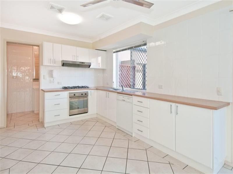 14 Bermuda Street, Broadbeach Waters QLD 4218