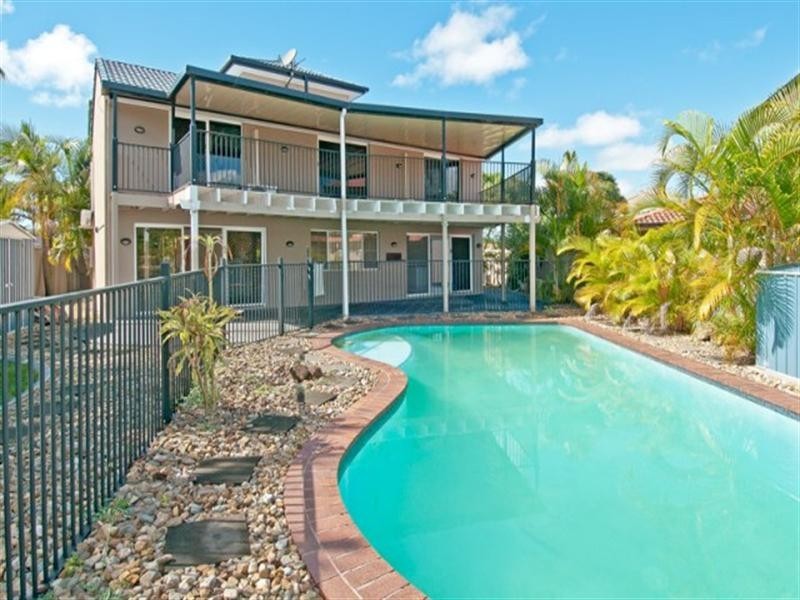 14 Bermuda Street, Broadbeach Waters QLD 4218