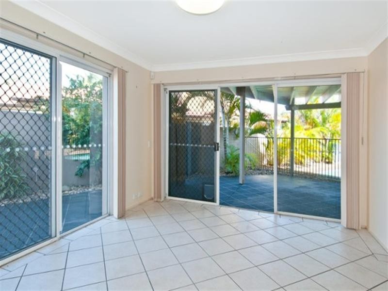 14 Bermuda Street, Broadbeach Waters QLD 4218