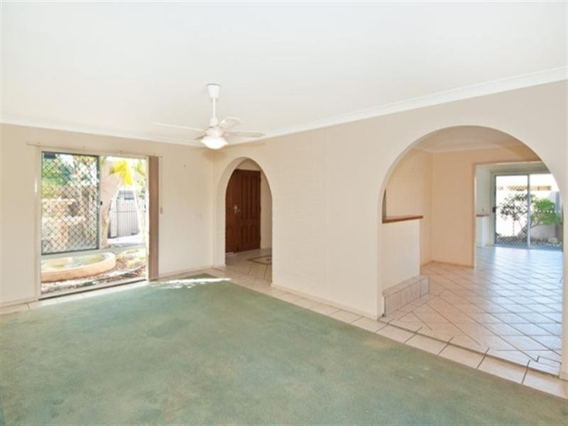 14 Bermuda Street, Broadbeach Waters QLD 4218