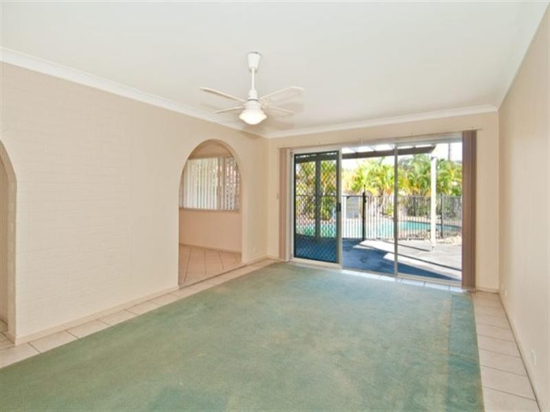 14 Bermuda Street, Broadbeach Waters QLD 4218