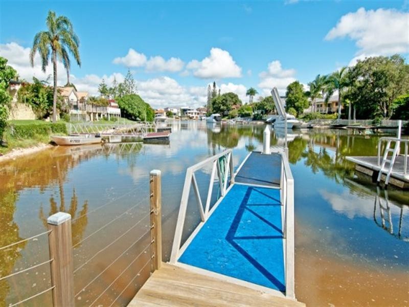 14 Bermuda Street, Broadbeach Waters QLD 4218