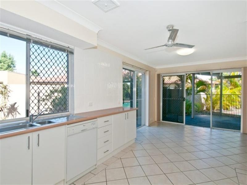 14 Bermuda Street, Broadbeach Waters QLD 4218