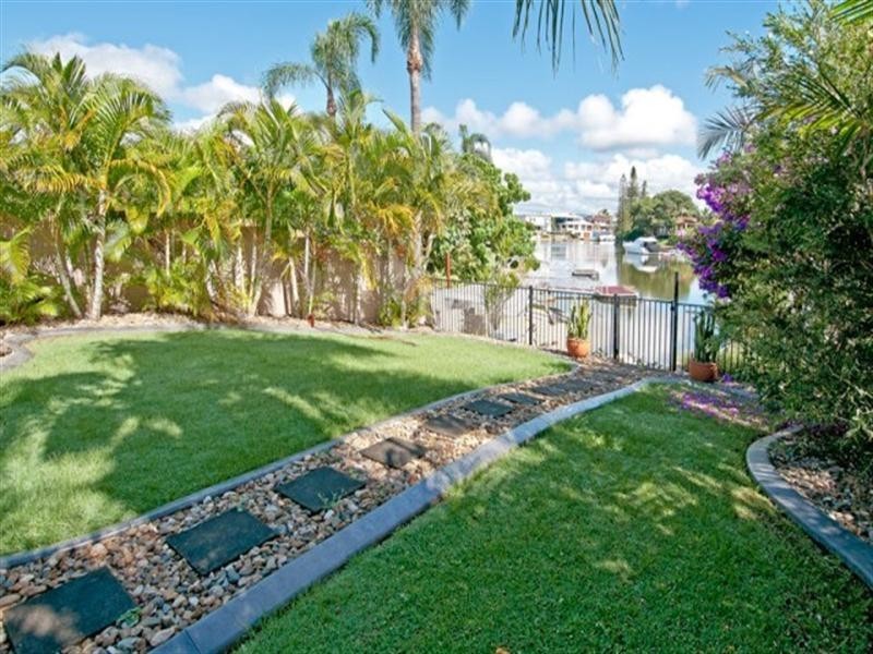 14 Bermuda Street, Broadbeach Waters QLD 4218