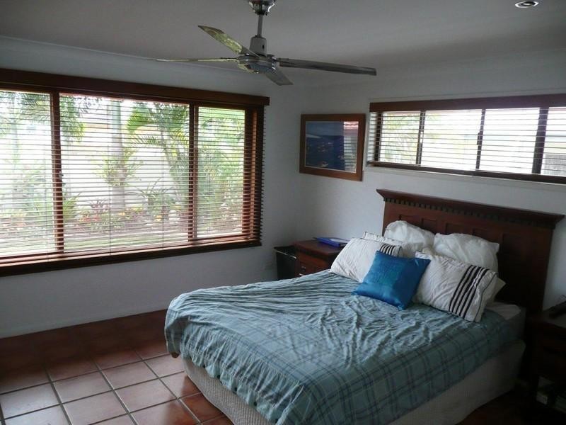 5 Rebecca Court, Broadbeach Waters QLD 4218