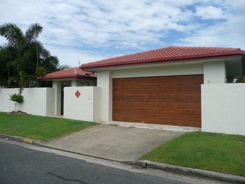 5 Rebecca Court, Broadbeach Waters QLD 4218