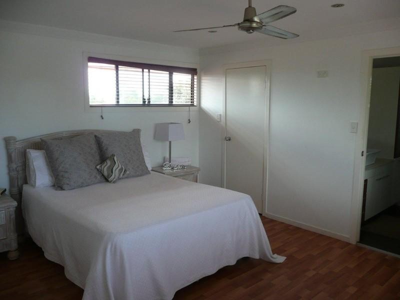 5 Rebecca Court, Broadbeach Waters QLD 4218