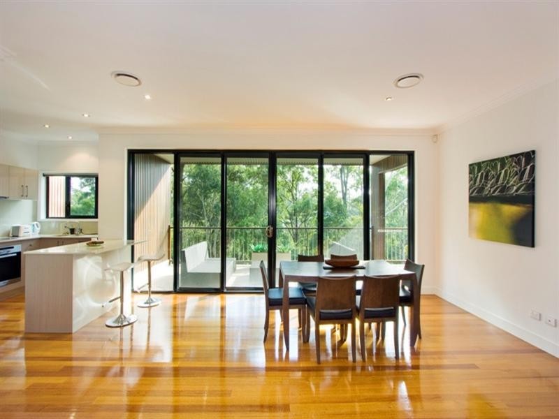 8 Sanctuary Crest Drive, Currumbin QLD 4223