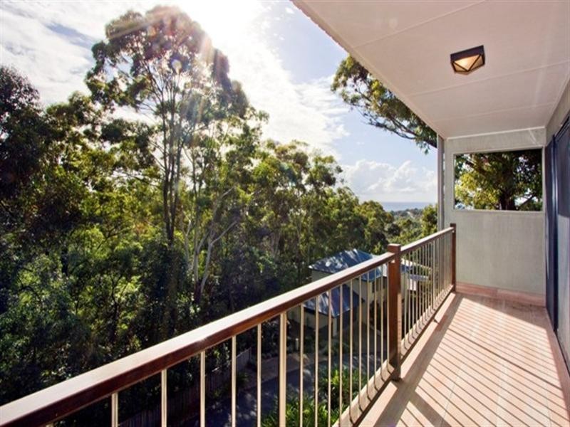 8 Sanctuary Crest Drive, Currumbin QLD 4223