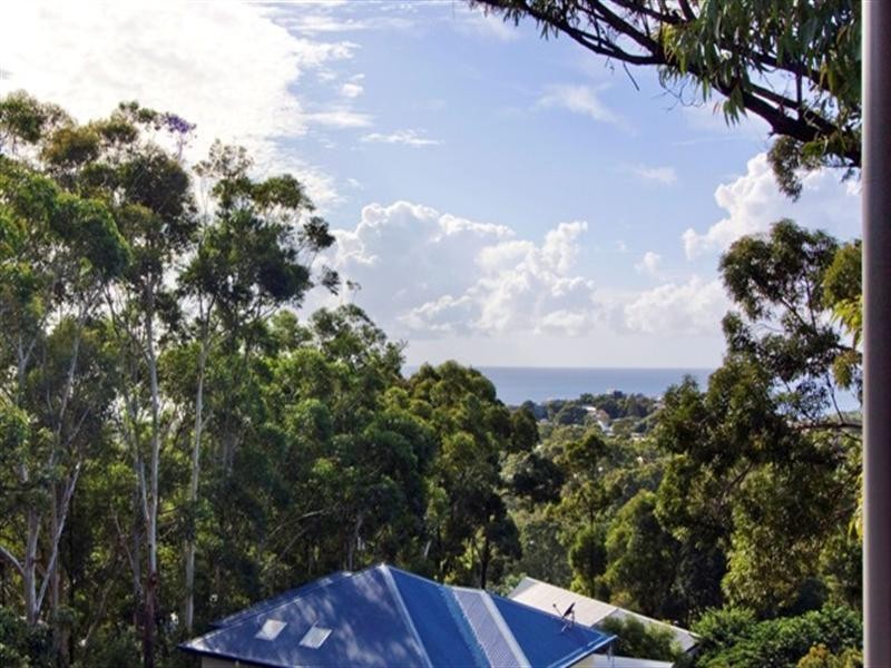 8 Sanctuary Crest Drive, Currumbin QLD 4223